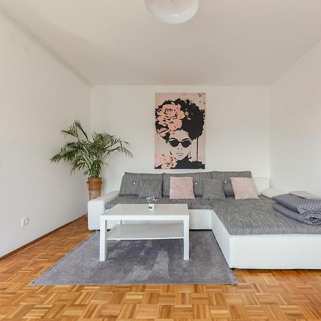 Cosy And Bright Apartment Ljubljana Exterior photo